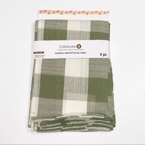 Green 4 Pc Napkins NWT